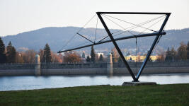 jablonec Rybářský prut zdobí promenádu přehrady v Jablonci nad Nisou.